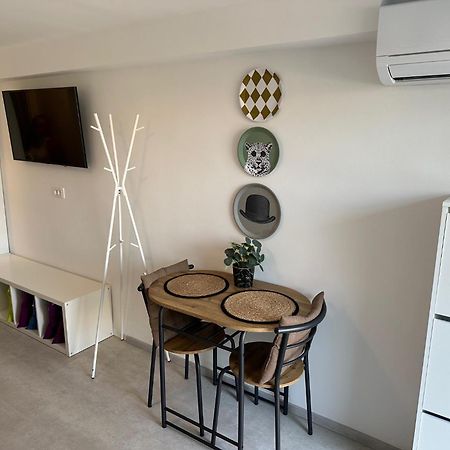 Abby Apartment Копер Екстериор снимка