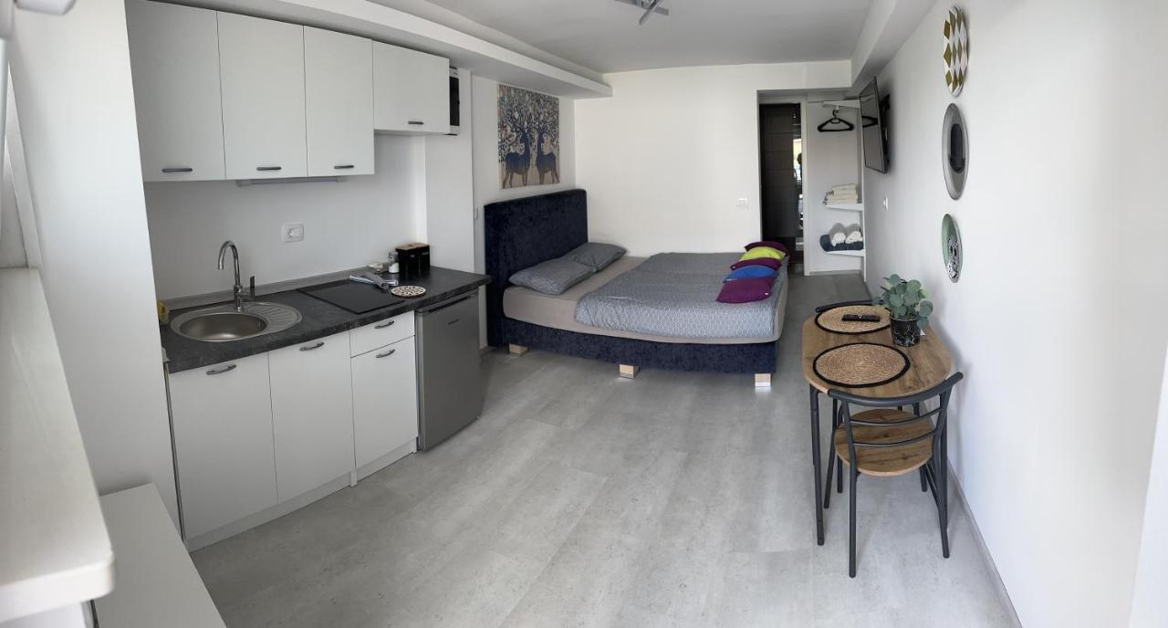Abby Apartment Копер Екстериор снимка