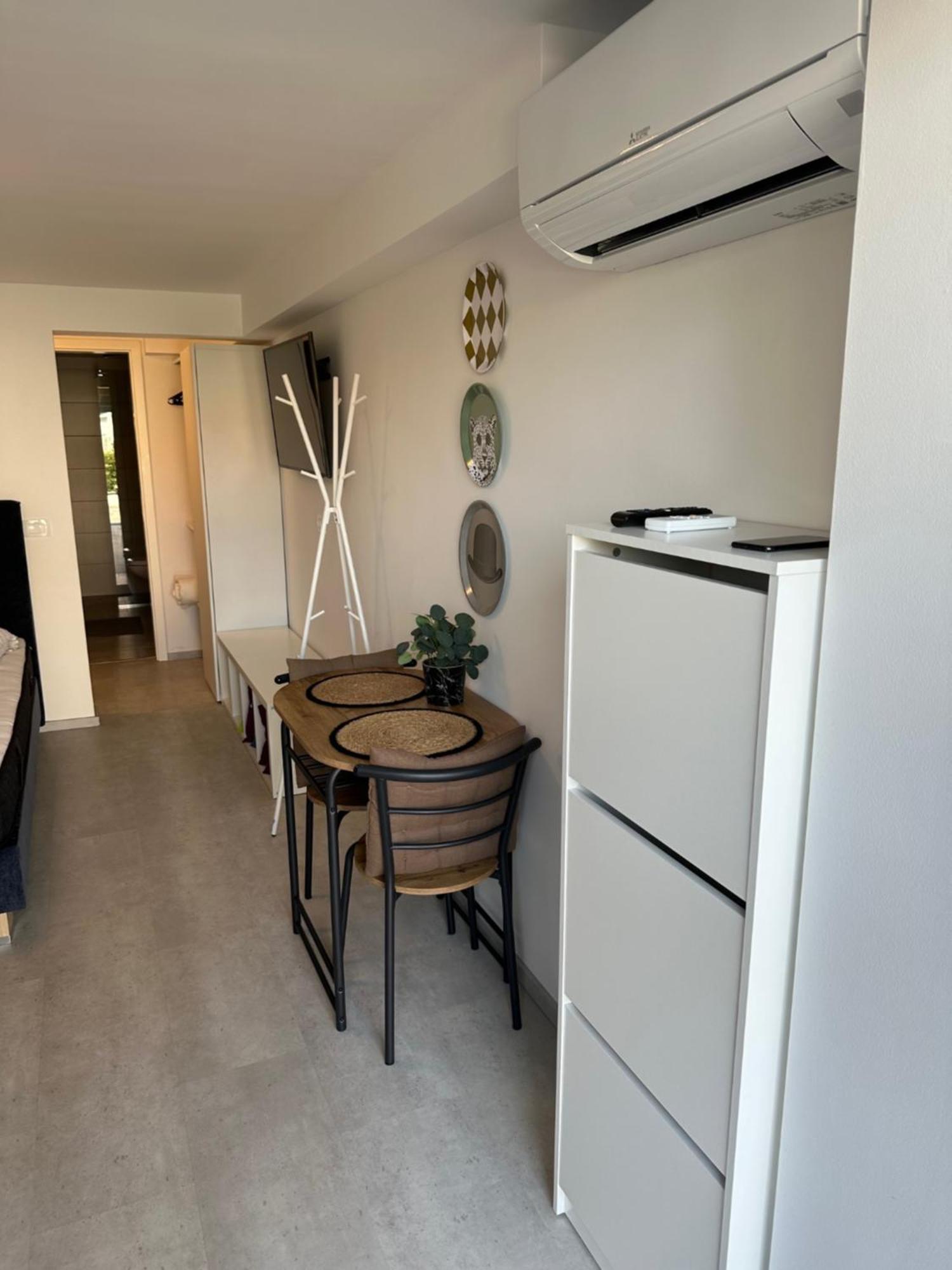 Abby Apartment Копер Екстериор снимка